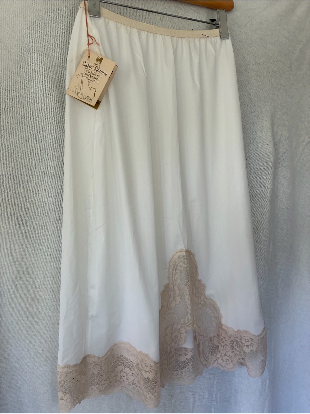 Vintage Queen’s Way To Fashion Slip White and Tan Lace Trim New With Tags Size M